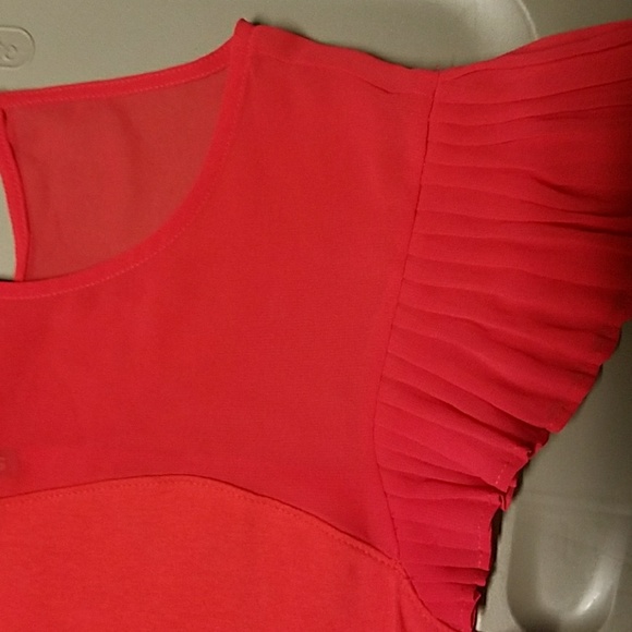 Express Top Red - Picture 6 of 7